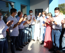 O município de Santa Tereza do Oeste ganhou nesta sexta-feira (22) uma piscina térmica pública para atendimento da população idosa. O local será um centro de reabilitação, com atividades como hidroginástica e fisioterapia e atendimento psicológico. A estrutura foi construída com recursos viabilizados pelo Estado e inaugurada nesta sexta-feira (22) pelo governador Carlos Massa Ratinho Junior.Foto: Ari Dias/AEN