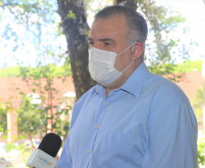 Mais de 900 pessoas saíram empregadas do mutirão de empregos, realizado nesta sexta-feira (22) no bairro de Santa Felicidade, em Curitiba. Foram cerca de 1.600 vagas com carteira assinada oferecidas pelas 40 empresas presentes ao evento. - Curitiba, 22/10/2021 - Foto: SEJUF