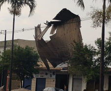 Temporal deixa 435 mil domicílios sem energia no Paraná. Foto:  Copel