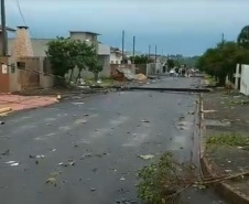 Temporal deixa 435 mil domicílios sem energia no Paraná. Foto:  Copel