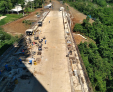 Andamento da obra da Ponte da Integração Brasil - Paraguai no mês de outubro -  Curitiba, 25/10/2021 - Foto: DER