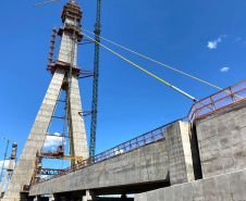 Andamento da obra da Ponte da Integração Brasil - Paraguai no mês de outubro -  Curitiba, 25/10/2021 - Foto: DER