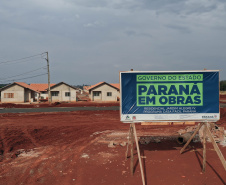 Com o avanço da obra de construção do Residencial Amador Gonçalves, em Jardim Alegre, os interessados em adquirir uma das 41 novas moradias do empreendimento têm até 15 de novembro para se inscreverem no site da Cohapar. A partir desta data, os técnicos da companhia darão início ao processo de enquadramento, classificação e convocação dos pretendentes no município, na região do Vale do Ivaí. (Foto: Alessandro Vieira/AEN)