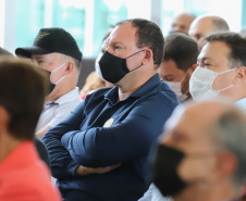 O vice governador Darci Piana e o  secretário de Justiça, Família e Trabalho, Ney Leprevost assinam  nesta quarta-feira  (27) termo de repasse ao Cedca aos municípios,  no Palacio Iguacu.   Curitiba, 27/10/2021 -  Foto: Geraldo Bubniak/AEN