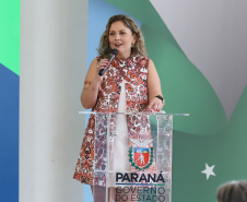 O vice governador Darci Piana e o  secretário de Justiça, Família e Trabalho, Ney Leprevost assinam  nesta quarta-feira  (27) termo de repasse ao Cedca aos municípios,  no Palacio Iguacu.   Na foto, representando o departamento de assistencia social da SEJUF , Larissa Marsolic. Curitiba, 27/10/2021 -  Foto: Geraldo Bubniak/AEN