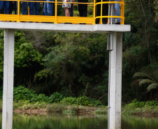 O governador Carlos Massa Ratinho Junior inaugurou nesta quinta-feira (28) a obra de transposição do rio Capivari para a Bacia do Iraí, em Colombo, na região metropolitana de Curitiba. Foto: Jonathan Campos/AEN