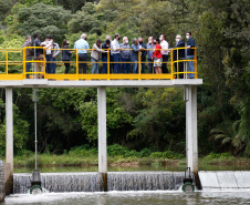 O governador Carlos Massa Ratinho Junior inaugurou nesta quinta-feira (28) a obra de transposição do rio Capivari para a Bacia do Iraí, em Colombo, na região metropolitana de Curitiba. Foto: Jonathan Campos/AEN