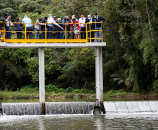 O governador Carlos Massa Ratinho Junior inaugurou nesta quinta-feira (28) a obra de transposição do rio Capivari para a Bacia do Iraí, em Colombo, na região metropolitana de Curitiba. Foto: Jonathan Campos/AEN