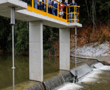 O governador Carlos Massa Ratinho Junior inaugurou nesta quinta-feira (28) a obra de transposição do rio Capivari para a Bacia do Iraí, em Colombo, na região metropolitana de Curitiba. Foto: Jonathan Campos/AEN