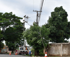 LONDRINA - Os temporais que castigaram as regiões Sudoeste, Oeste, Noroeste e Norte do Paraná no mês de outubro já causaram, somados, mais danos ao sistema elétrico da Copel do que o ciclone-bomba, evento climático excepcional que atingiu o Leste do Paraná em junho de 2020
