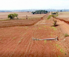 MARINGÁ - Os temporais que castigaram as regiões Sudoeste, Oeste, Noroeste e Norte do Paraná no mês de outubro já causaram, somados, mais danos ao sistema elétrico da Copel do que o ciclone-bomba, evento climático excepcional que atingiu o Leste do Paraná em junho de 2020
