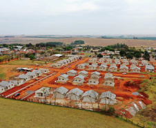 A Cohapar iniciará em novembro a comercialização de 57 novas moradias que estão em fase final de construção em Mariluz, na região Noroeste do Paraná. Os interessados na compra dos imóveis têm até o dia 12 de novembro para realizarem o cadastro no site da companhia e se habilitaram a participar do processo seletivo das unidades habitacionais. - Curitiba, 28/10/2021 -  (Foto: Alessandro Vieira/AEN)