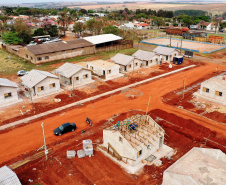 A Cohapar iniciará em novembro a comercialização de 57 novas moradias que estão em fase final de construção em Mariluz, na região Noroeste do Paraná. Os interessados na compra dos imóveis têm até o dia 12 de novembro para realizarem o cadastro no site da companhia e se habilitaram a participar do processo seletivo das unidades habitacionais. - Curitiba, 28/10/2021 -  (Foto: Alessandro Vieira/AEN)