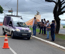 A Receita Estadual do Paraná promoveu nesta quinta-feira (28) a operação volante para fiscalizar o recolhimento do Imposto sobre Propriedade de Veículos Automotores (IPVA) em Ponta Grossa e região. A ação aconteceu na região central da cidade. - Curitiba, 28/10/2021 - Foto: SEFA