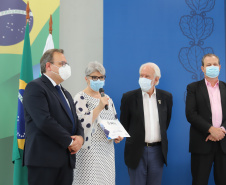 O vice governador Darci Piana e o o superintendente da Ciência, Tecnologia e Ensino Superior, Aldo Bona participam, nesta quinta-feira (28), da entrega do 34 Premio Paranaense de Ciencia e Tecnologia,  no Palacio Iguacu.   Curitiba, 28/10/2021 -  Foto: Geraldo Bubniak/AEN