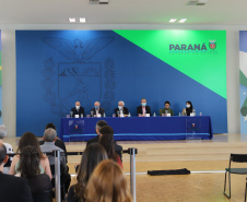 O vice governador Darci Piana e o o superintendente da Ciência, Tecnologia e Ensino Superior, Aldo Bona participam, nesta quinta-feira (28), da entrega do 34 Premio Paranaense de Ciencia e Tecnologia,  no Palacio Iguacu.   Curitiba, 28/10/2021 -  Foto: Geraldo Bubniak/AEN