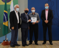 O vice governador Darci Piana e o o superintendente da Ciência, Tecnologia e Ensino Superior, Aldo Bona participam, nesta quinta-feira (28), da entrega do 34 Premio Paranaense de Ciencia e Tecnologia,  no Palacio Iguacu.   Curitiba, 28/10/2021 -  Foto: Geraldo Bubniak/AEN