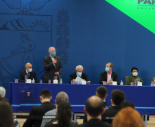 O vice governador Darci Piana e o o superintendente da Ciência, Tecnologia e Ensino Superior, Aldo Bona participam, nesta quinta-feira (28), da entrega do 34 Premio Paranaense de Ciencia e Tecnologia,  no Palacio Iguacu.   Curitiba, 28/10/2021 -  Foto: Geraldo Bubniak/AEN