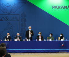 O vice governador Darci Piana e o o superintendente da Ciência, Tecnologia e Ensino Superior, Aldo Bona participam, nesta quinta-feira (28), da entrega do 34 Premio Paranaense de Ciencia e Tecnologia,  no Palacio Iguacu.   Curitiba, 28/10/2021 -  Foto: Geraldo Bubniak/AEN