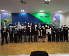 O vice governador Darci Piana e o o superintendente da Ciência, Tecnologia e Ensino Superior, Aldo Bona participam, nesta quinta-feira (28), da entrega do 34 Premio Paranaense de Ciencia e Tecnologia,  no Palacio Iguacu.   Curitiba, 28/10/2021 -  Foto: Geraldo Bubniak/AEN