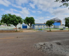 Presos da Cadeia Pública de Ibiporã trabalham na pintura e revitalização da unidade prisional. Foto: SESP
