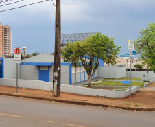 Presos da Cadeia Pública de Ibiporã trabalham na pintura e revitalização da unidade prisional. Foto: SESP
