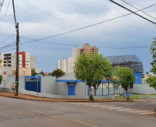 Presos da Cadeia Pública de Ibiporã trabalham na pintura e revitalização da unidade prisional. Foto: SESP
