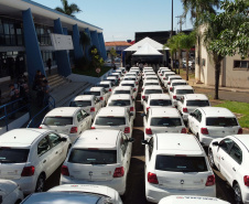 O governador Carlos Massa Ratinho Junior entregou nesta sexta-feira (29) mais 52 automóveis para reforço da frota da saúde em 22 municípios da 19ª Regional de Jacarezinho, no Norte Pioneiro. Os carros serão utilizados para atendimento domiciliar dentro da Estratégia da Saúde da Família (ESF).  Foto: Jonathan Campos/AEN