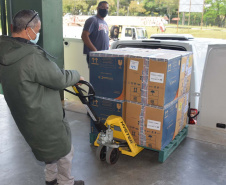 Estado recebe novas doses de vacinas contra a Covid-19 para adolescentes . Foto: Américo Antonio/SESA