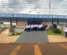 O secretário de Estado da Saúde, Beto Preto, assinou nesta sexta-feira (5) a autorização para o aumento no repasse de custeio ao Hospital Moacir Micheletto, em Assis Chateaubriand, logo após a visita na unidade. - Assis Chateaubriand, 05/11/2021 - Foto: Andressa Desyreé / Sesa