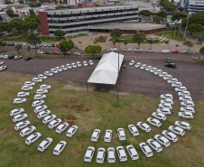 Governador Carlos Massa Ratinho Junior entrega 69 veículos para os 25 municípios da 10ª Regional de Saúde, em Cascavel. Carros serão usados para reforçar estratégia de Saúde da Família, com atendimentos domiciliares realizados pelos municípios. -  Cascavel, 05/11/2021 - Foto Gilson Abreu/AEN