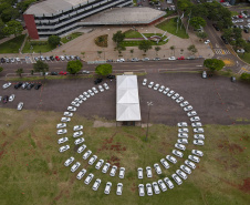 Governador Carlos Massa Ratinho Junior entrega 69 veículos para os 25 municípios da 10ª Regional de Saúde, em Cascavel. Carros serão usados para reforçar estratégia de Saúde da Família, com atendimentos domiciliares realizados pelos municípios. -  Cascavel, 05/11/2021 - Foto Gilson Abreu/AEN