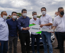 Governador Carlos Massa Ratinho Junior entrega 69 veículos para os 25 municípios da 10ª Regional de Saúde, em Cascavel. Carros serão usados para reforçar estratégia de Saúde da Família, com atendimentos domiciliares realizados pelos municípios. - Cascavel, 05/11/2021 - Foto Gilson Abreu/AEN