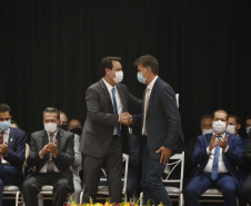 O governador Carlos Massa Ratinho Junior recebeu nesta sexta-feira (5) o título de “Benfeitor do Oeste”. A homenagem é dos prefeitos que integram a Associação dos Municípios do Oeste do Paraná foi conferida durante a 15ª edição do maior evento da imprensa da região, o Prêmio Amop de Jornalismo. 
Foto Gilson abreu/AEN
