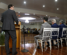 O governador Carlos Massa Ratinho Junior recebeu nesta sexta-feira (5) o título de “Benfeitor do Oeste”. A homenagem é dos prefeitos que integram a Associação dos Municípios do Oeste do Paraná foi conferida durante a 15ª edição do maior evento da imprensa da região, o Prêmio Amop de Jornalismo. 
Foto Gilson abreu/AEN
