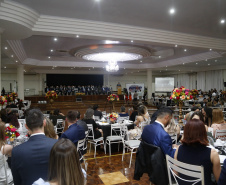 O governador Carlos Massa Ratinho Junior recebeu nesta sexta-feira (5) o título de “Benfeitor do Oeste”. A homenagem é dos prefeitos que integram a Associação dos Municípios do Oeste do Paraná foi conferida durante a 15ª edição do maior evento da imprensa da região, o Prêmio Amop de Jornalismo. 
Foto Gilson abreu/AEN
