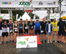 Muita disputa e adrenalina marcaram o final de semana com competições na terra, água e mar, nos Jogos de Aventura e Natureza - Etapa Litoral. No domingo (7) encerraram as competições nas modalidades de bodyboarding, beach tênis, parapente, aquathlon, corrida de aventura e ciclismo. -  Curitiba, 08/11/2021 - Foto: Paraná Esporte