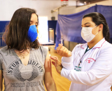 Paraná ultrapassa 80% da população adulta completamente vacinada contra a Covid-19 . Foto: José Fernando Ogura/AEN