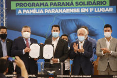 Governador lança Paraná Solidário, pacote que amplia os benefícios sociais do Estado