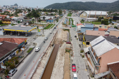 obra de duplicação da Avenida Juscelino Kubitschek (PR-412).   -   13/10/2021 - Foto: Geraldo Bubniak/AEN