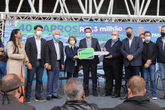 O governador Carlos Massa Ratinho Junior entrrega  nesta quinta-feira (11),  veículos da Estratégia da Saúde da Família no Parque Barigui em Curitiba.   - 11/11/2021