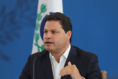 A Secretaria de Infraestrutura e Logística, por meio do Departamento de Estradas de Rodagem do Paraná (DER/PR), fechou um acordo com a concessionária Caminhos do Paraná para a continuidade dos serviços de atendimento aos usuários mesmo após o fim do contrato das concessões, no dia 28. Na foto, secretário Sandro Alex.   - 26/11/2021 - Foto: Geraldo Bubniak/AEN
