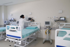 Média de ocupação de leitos de UTI Covid é a menor em 19 meses no Paraná