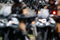 O governador Carlos Massa Ratinho Junior e o Secretário da Segurança Pública, Romulo Marinho Soares, entregam nesta sexta-feira (19), à Polícia Militar do Paraná 155 novas motocicletas, modelo BMW, que incluem capacetes, EPIs e rádios comunicadores, no Parque Estadual Vila Velha, em Ponta Grossa.19/11/2021 - Foto: Jonathan Campos