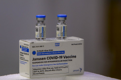 Primeiro lote de reforço da Janssen é parte de uma remessa de 239.690 vacinas que chega ao PR nesta quarta