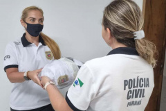 PCPR entrega uniformes para os policiais da Operação Verão