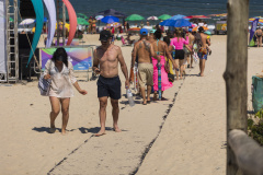 Veranistas aprovam passarelas de acessibilidade nas praias