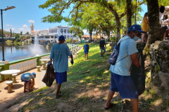 Sanepar retira cerca de 500 quilos de resíduos das margens do Rio Nhundiaquara em Morretes 