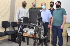 Cadeira de rodas motorizada é patenteada por pesquisadores da UEL