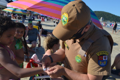 PMPR alerta para a segurança das crianças durante o Carnaval nas praias